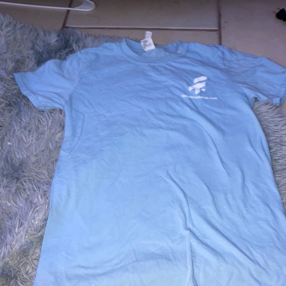 Brand: GILDAN Size: Small Color: Light Blue